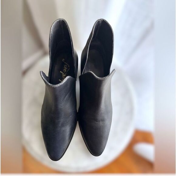 Free People Leather Charm Double V Ankle Boots Size 38.5 - Picture 7 of 16